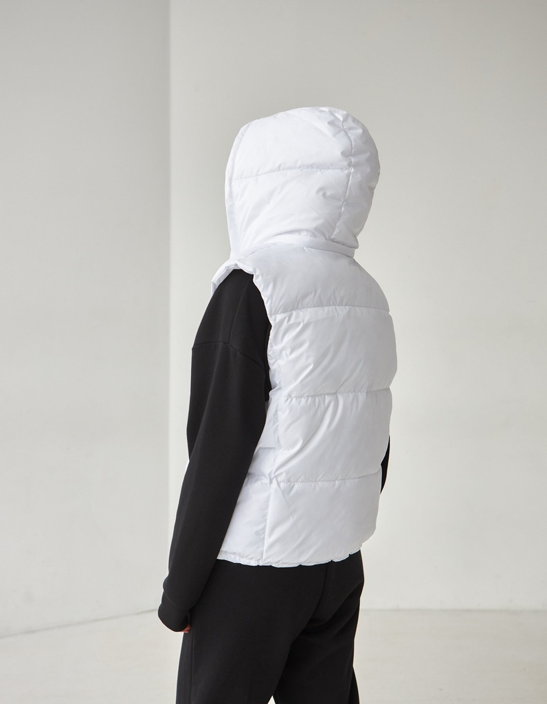 Короткий жилет з відстібним капюшоном - Wear Me